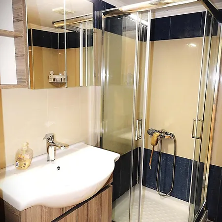 Konstantinos' Monastiriou Luxury Apartment *