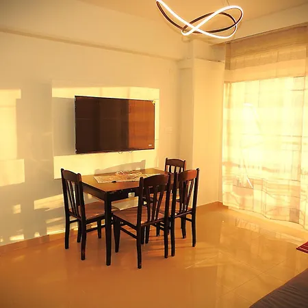 Konstantinos' Monastiriou Luxury Apartman *